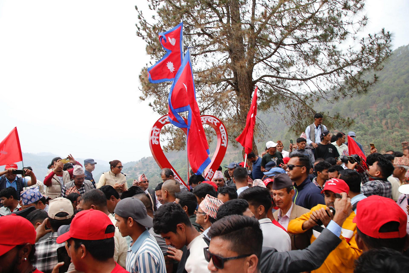 पूर्वप्रधानमन्त्री प्रचण्डलाई पाटनमा अभिनन्दन
