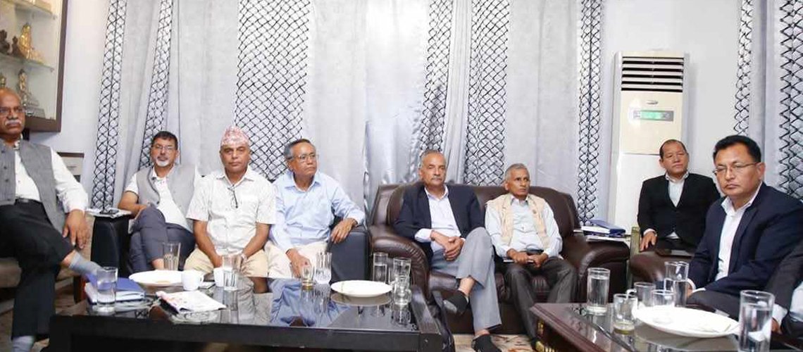 माओवादी पदाधिकारी बैठकमा पहिलोपल्ट सहभागी भए गंगा श्रेष्ठ