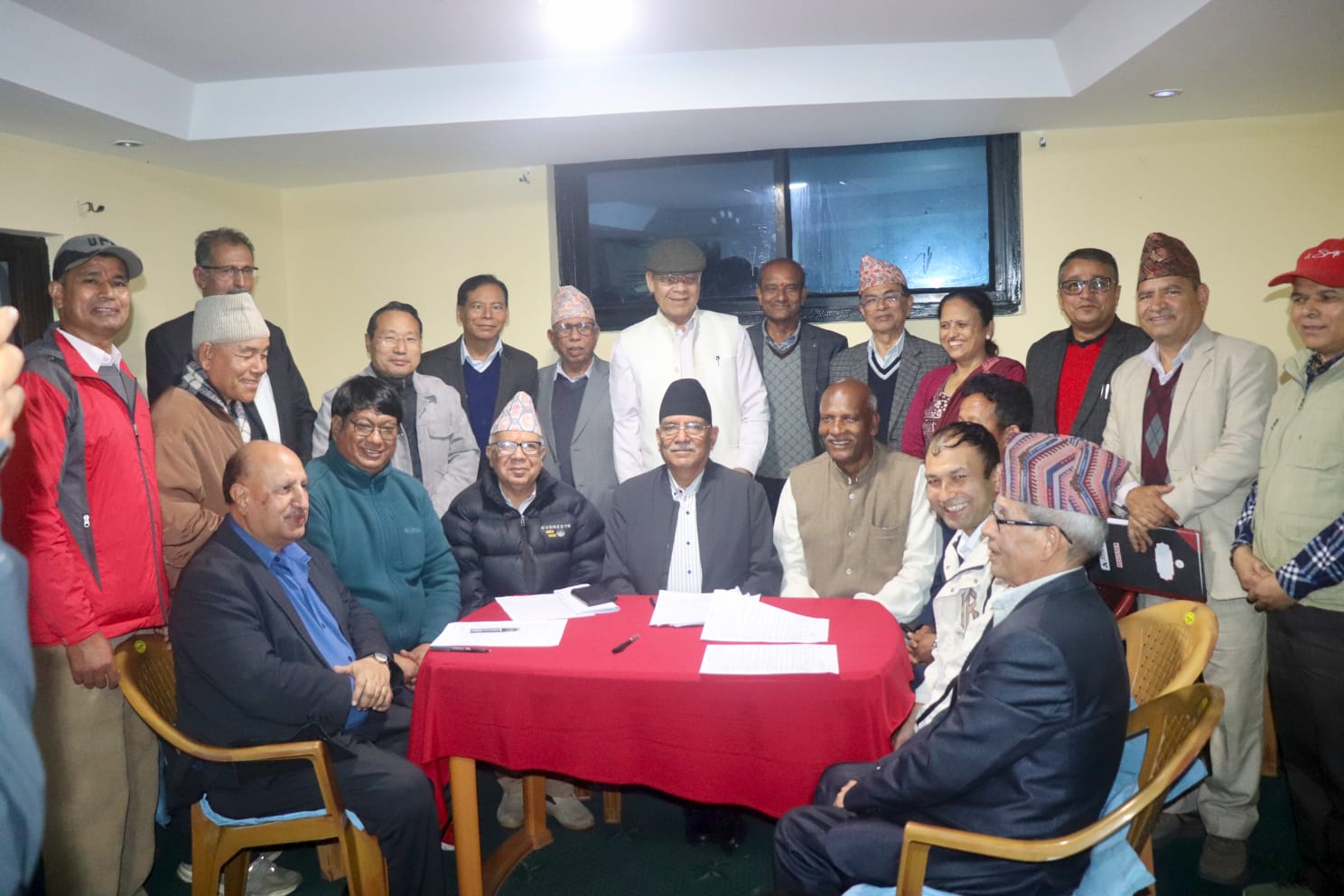   वाम एकताको इन्जिनबाट फेरि केन्द्रमा प्रचण्ड