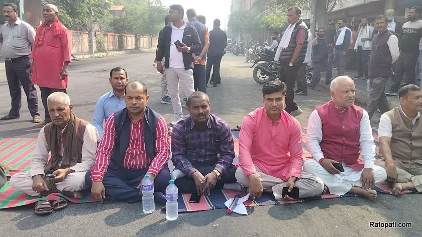 mashes-dharna (1)