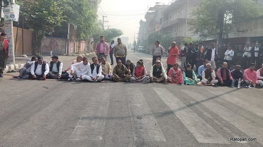 mashes-dharna (3)