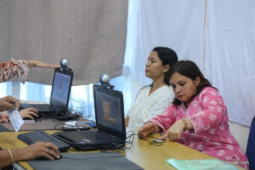   झापामा ३५ हजारभन्दा बढी मतदाता थपिए