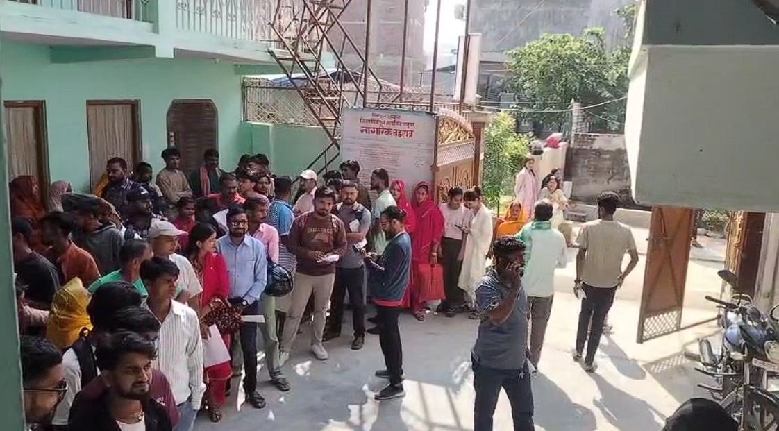 मधेसमा मतदाता नामावली दर्ता गर्नेको भीड, कुन जिल्लामा कतिले गराए अद्यावधिक ?