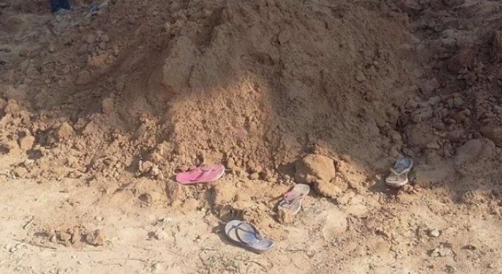   अपडेट : सर्लाहीमा माटोको ढिस्कोले पुरिएर चार जनाको मृत्यु
