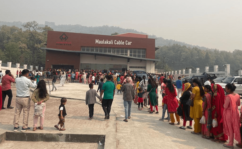   केबलकार सञ्चालनसँगै बढ्न थाल्यो मौलाकालिकामा पर्यटकको चहलपहल