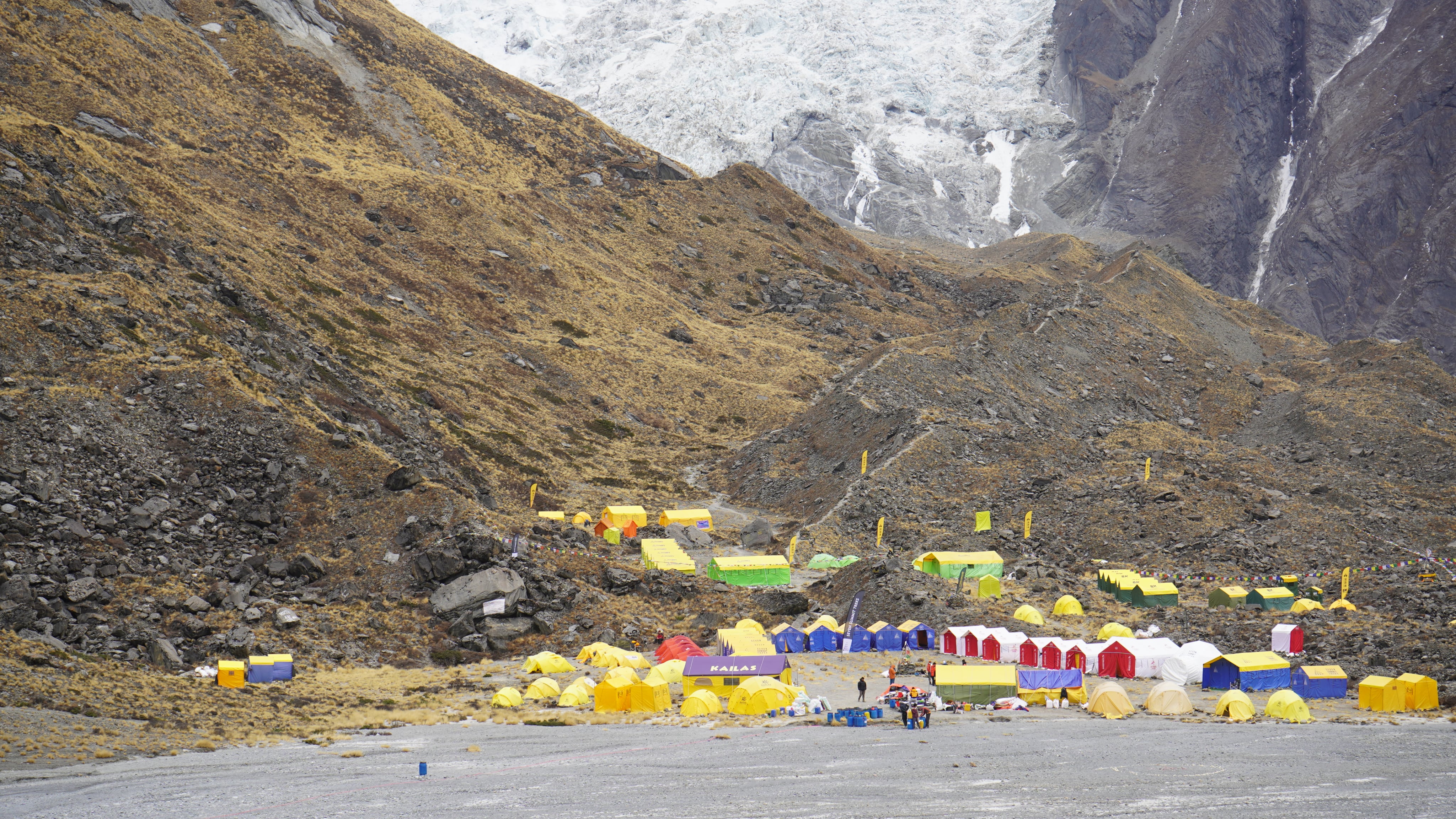   अन्नपूर्ण आधार शिविरमा पर्यटकको चहलपहल बढ्यो