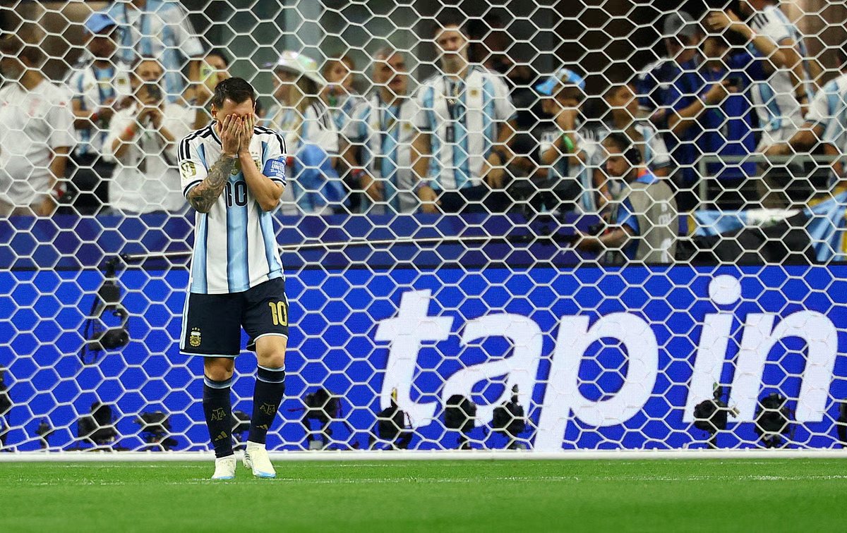 messi-miss-penalty