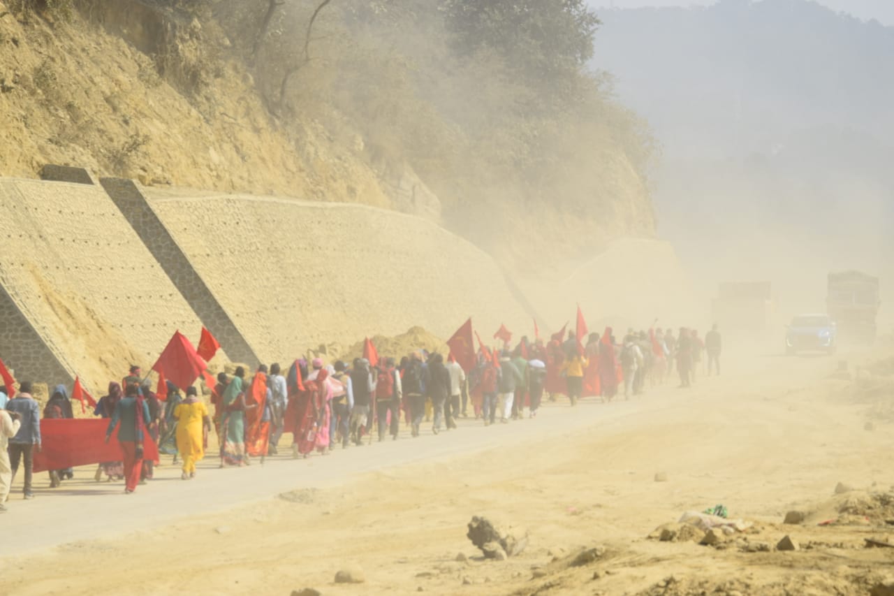 आन्दोलनका लागि हिँडेरै काठमाडौँ आइपुगे देशभरका मिटरब्याजी पीडित