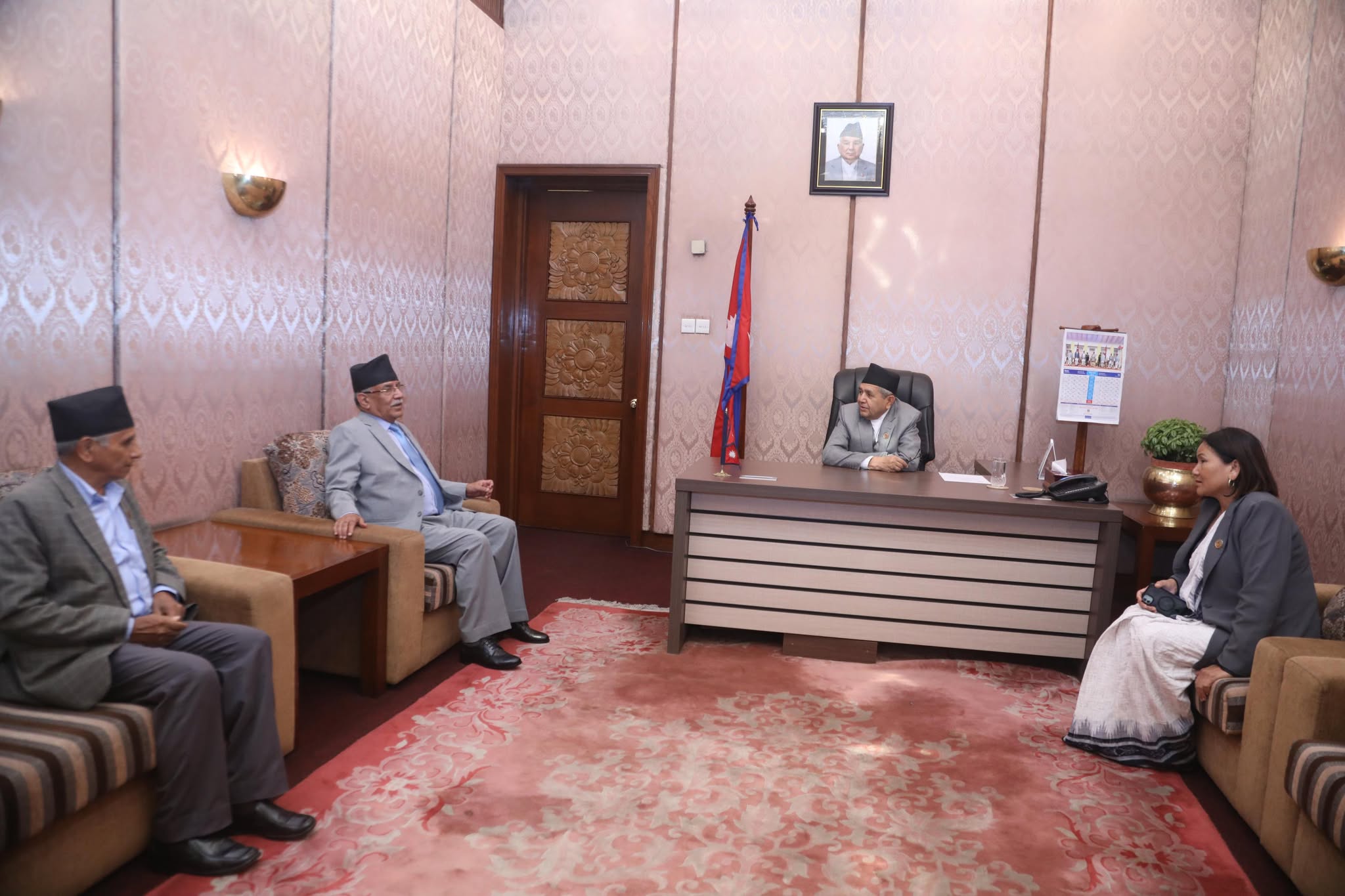 संसद् अवरोध खुलाउने विषयमा सभामुख र प्रचण्डबिच छलफल