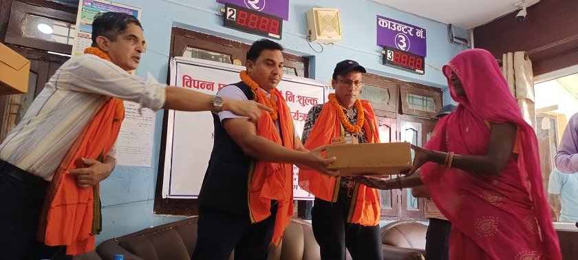   मिर्चैया वितरण केन्द्रद्वारा विपन्न घर–परिवारलाई निःशुल्क विद्युत् मिटर वितरण