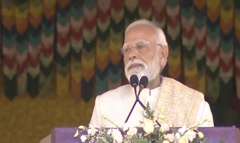   मोदीले भुटान पुगेर भने – दिल्ली बम विस्फोट गराउनेलाई कडा सजाय दिइन्छ