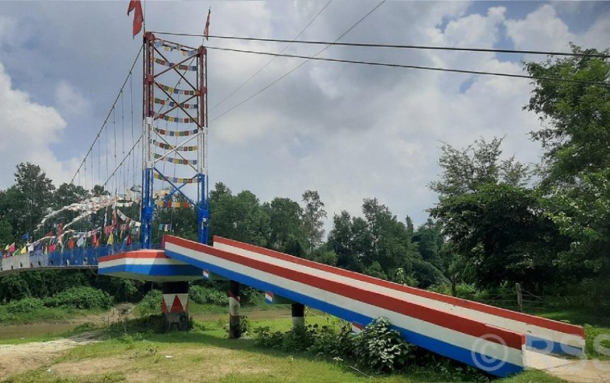   मोहना नदीमा झोलुङ्गे पुल बन्यो