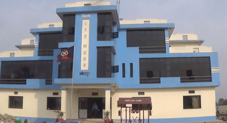   ऋण असुलीमा गएका सहकारी कर्मचारीमाथि जुत्ताको माला : फरार दुई महिलाविरूद्ध पक्राउ पूर्जी जारी