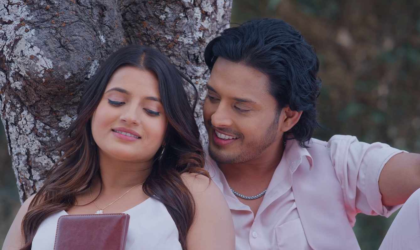‘मुगलान’को ‘मेरो प्रियतम’ गीतमा प्रभात र स्मारिकाको रोमान्टिक अवतार
