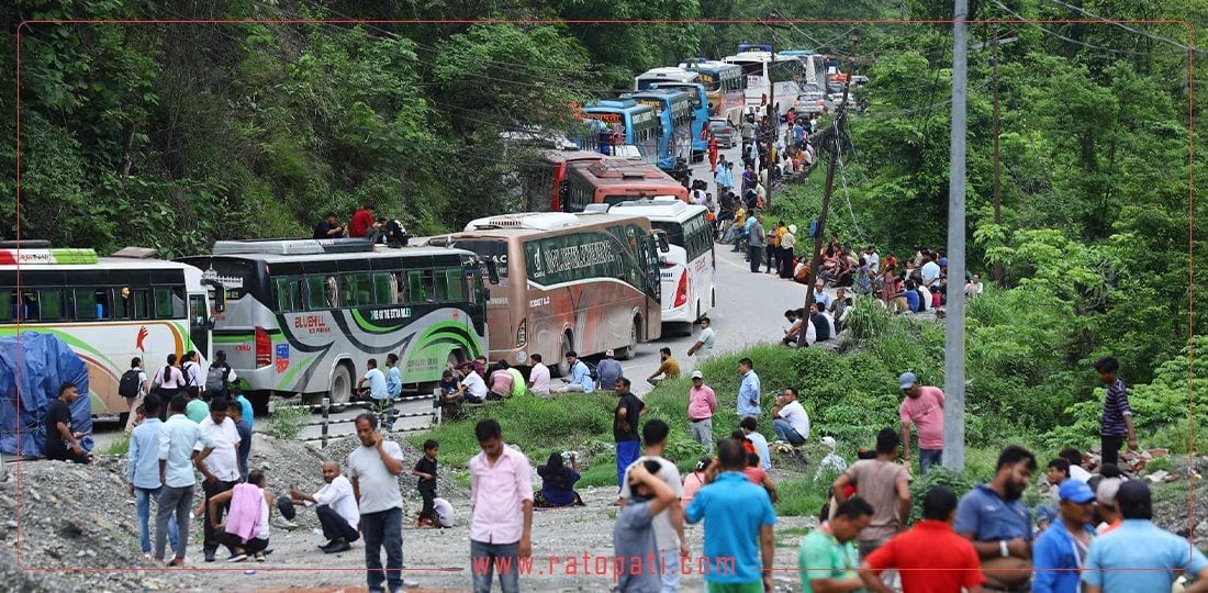 नारायणगढ–मुग्लिन सडक दुईतर्फी अवरुद्ध, यात्रु  अलपत्र
