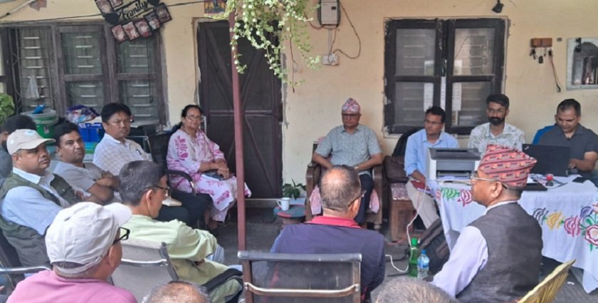 मुख्यमन्त्री कार्की एक हप्तापछि कार्यालयमा, सचिवसँग लिए ब्रिफिङ