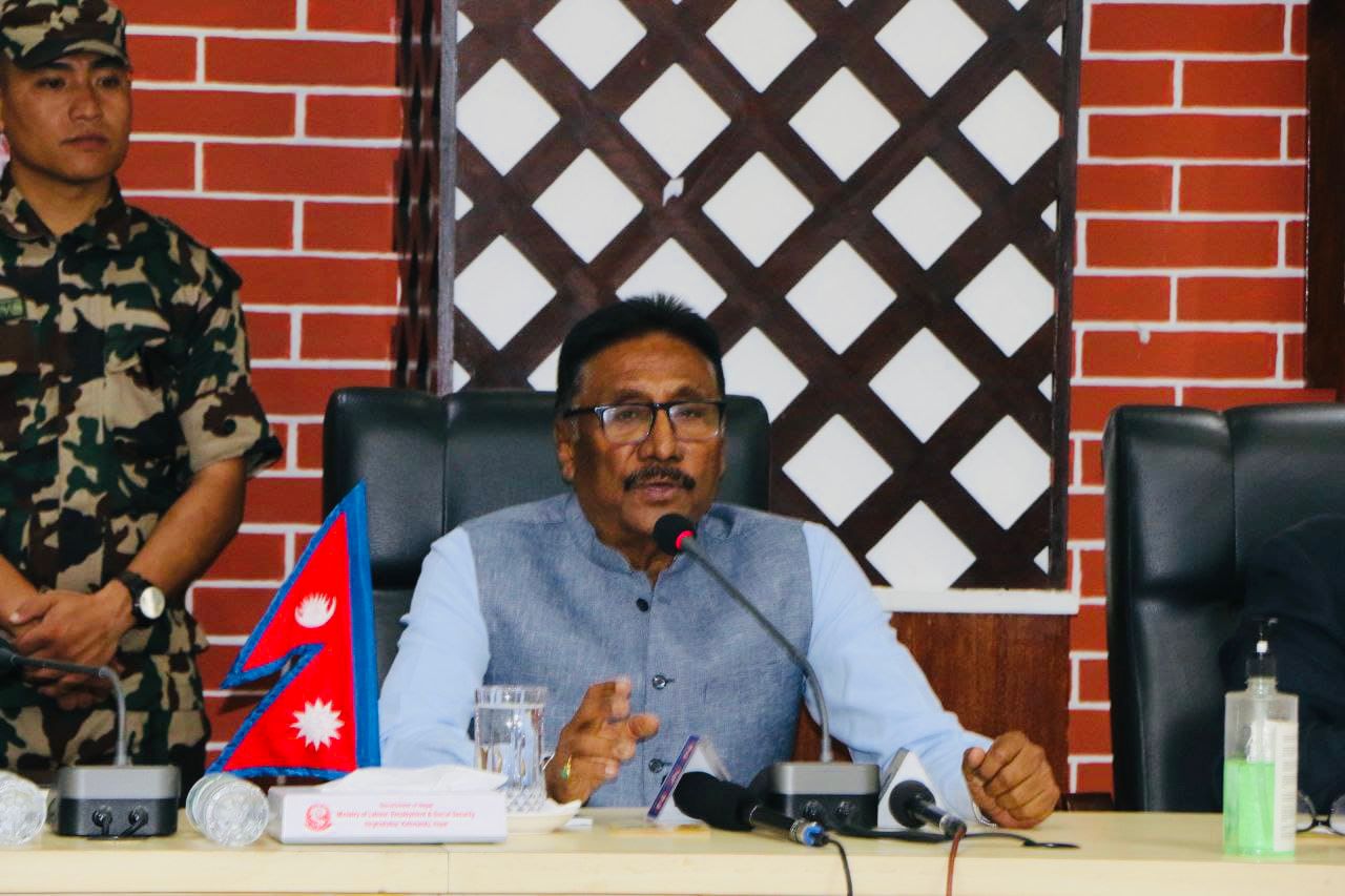   बालश्रम र बालकार्य छुट्याउन अझै जनचेतनाको खाँचो : श्रममन्त्री
