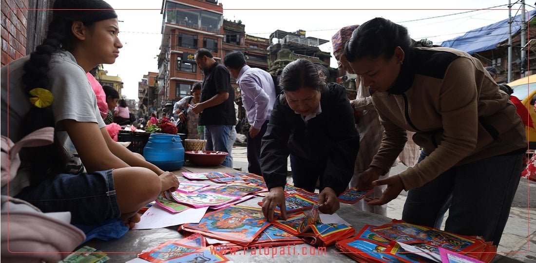 तस्बिरमा हेर्नुहोस् नागको व्यापार