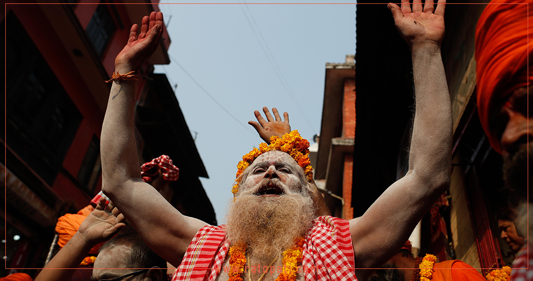 पशुपति आइपुगे नागाबाबाहरू (तस्बिरमा हेर्नुहोस्)