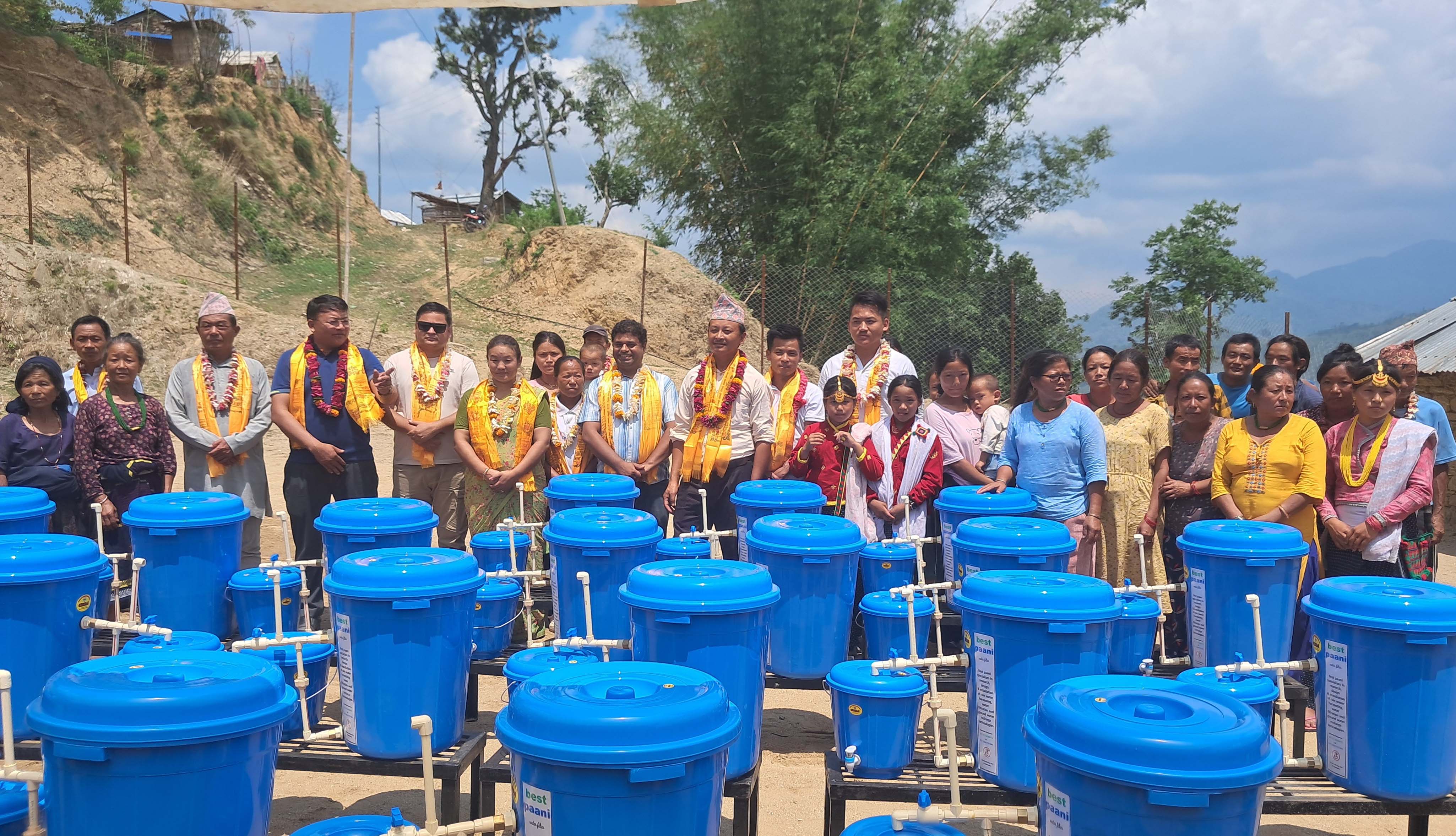 स्वच्छ पानी उपभोग गराउन ‘बायो स्याण्ड फिल्टर’ वितरण