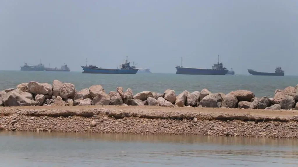 US Ends Naval Blockade on Iran; Khamenei Approves Deal