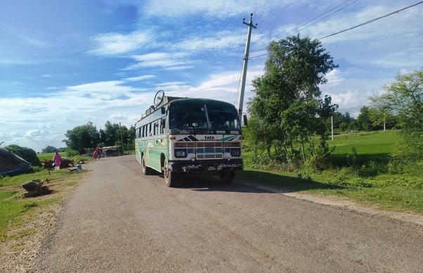 हुलाकी सडकले सुगम बन्यो नरैनापुर