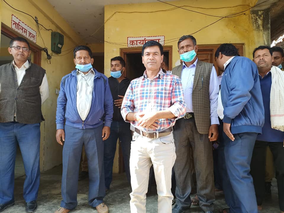   प्रशासकीय अधिकृत नपठाएको भन्दै गढीमाईमा नेतालाई प्रवेश निषेध
