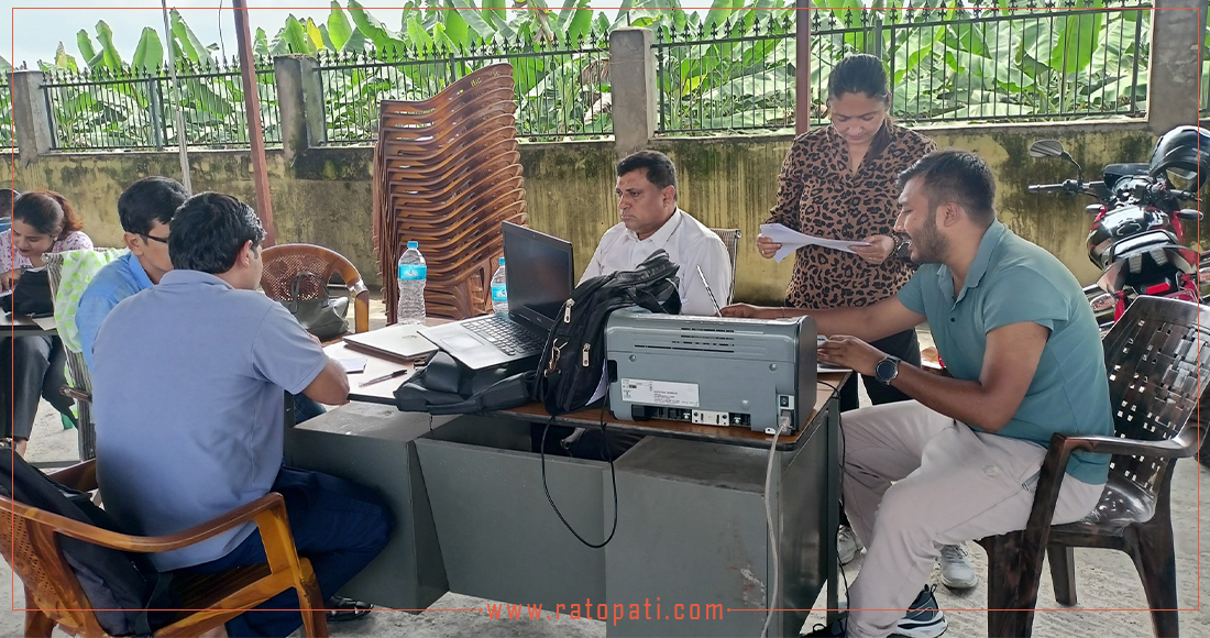   पार्किङ क्षेत्रमा बसेर निजगढ नगरपालिकाले थाल्यो काम