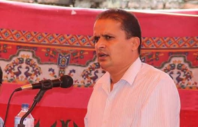 राजनीतिमा को बुढो ? कस्तो बुढो ?