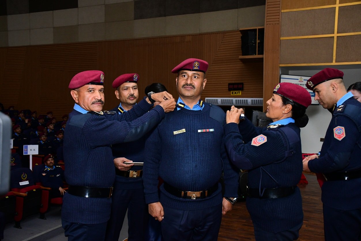 ३७ जना प्रहरी उपरीक्षकहरूलाई दर्ज्यानी चिह्न प्रदान