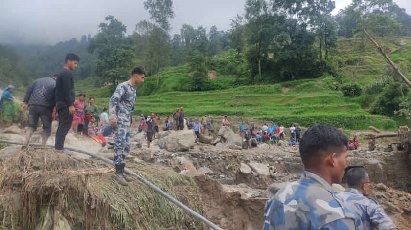   नुवाकोटमा बेपत्ता महिलाको खोजीमा तालिम प्राप्त कुकुर परिचालन