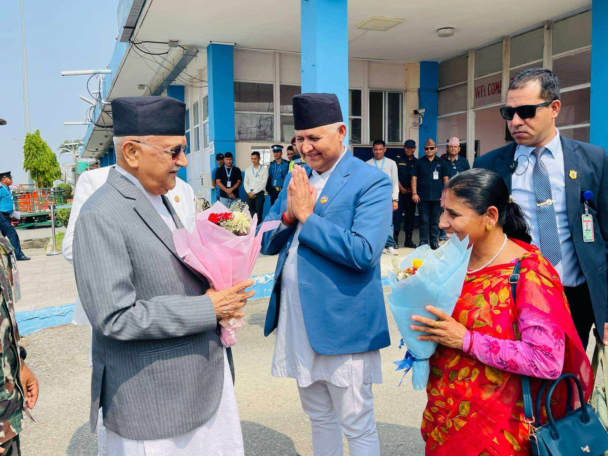 प्रधानमन्त्री ओली लुम्बिनीमा, मुख्यमन्त्री आचार्यद्वारा स्वागत