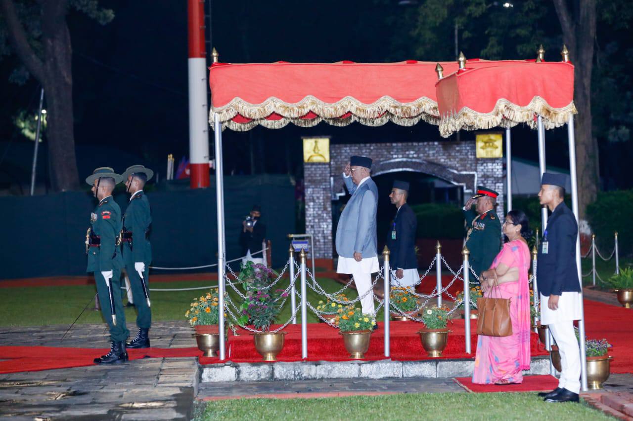 Oli returns to nepal (3)