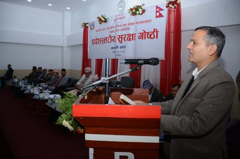   अहिलेको सरकारका मन्त्रीलाई कुनै दलप्रति ढल्कने छुट छैन : गृहमन्त्री अर्याल