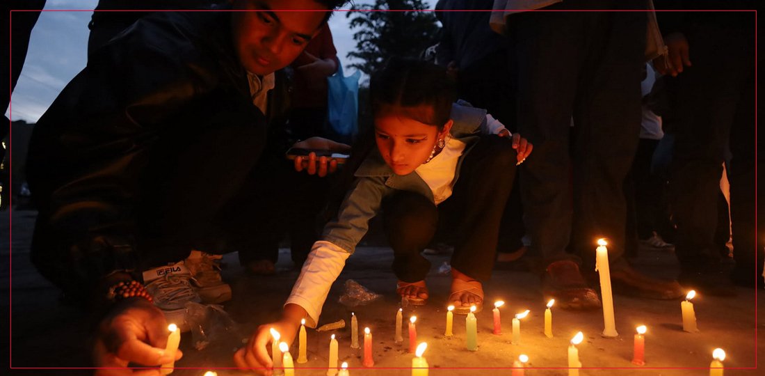   संसद् भवन अगाडि सहिदहरूकाे सम्झनामा दीप प्रज्वलन, तस्बिरहरू