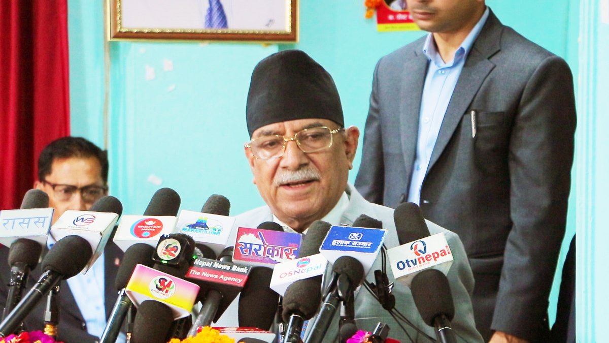   एमसीसीमा देउवाभन्दा ओली झन् कडा : प्रचण्ड