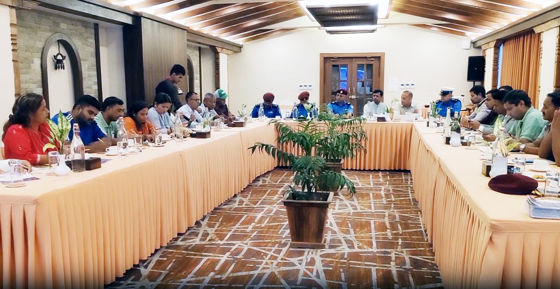 पोखरामा सुरक्षित पर्यटनका लागि प्रहरी र व्यवसायीबिच छलफल