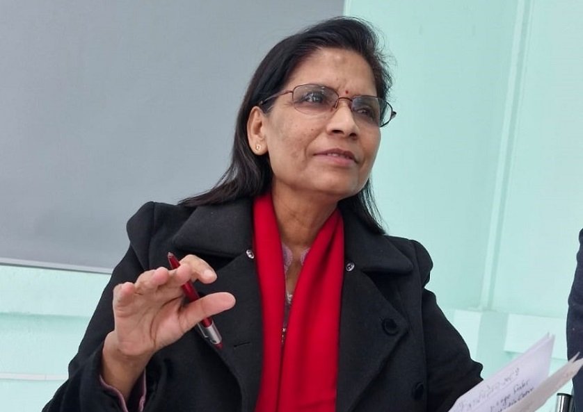   एमालेमा अहिले केपी ओलीको विकल्प छैन : पद्‌मा अर्याल