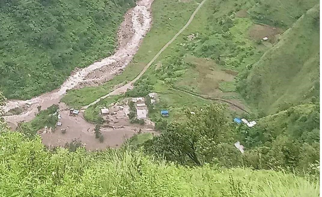 धार्चे पहिरो: अझै पुगेन प्रशासन, उद्धारमा समस्या