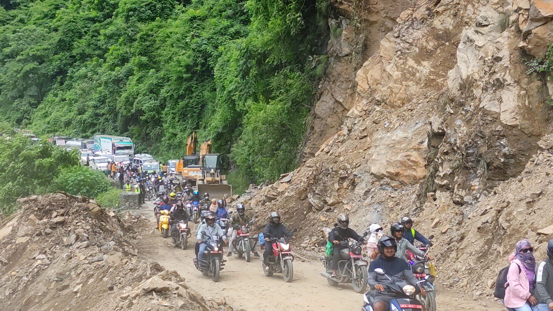 पृथ्वी राजमार्ग एकतर्फी सञ्चालनमा