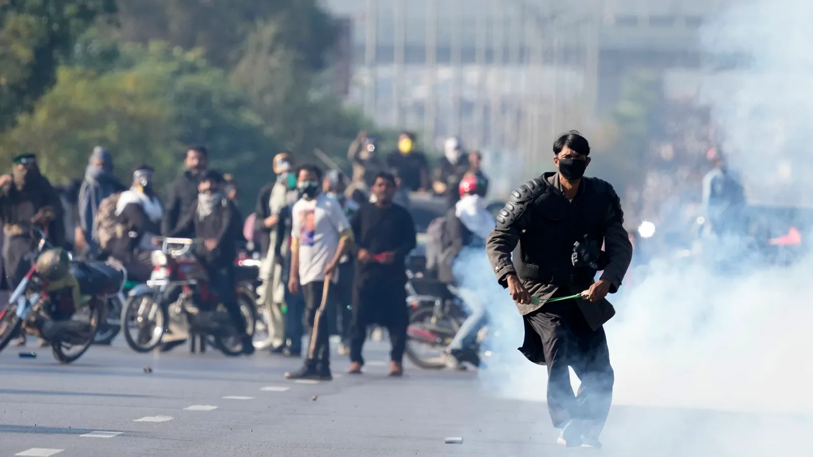 Pakistan-protest-AP-3