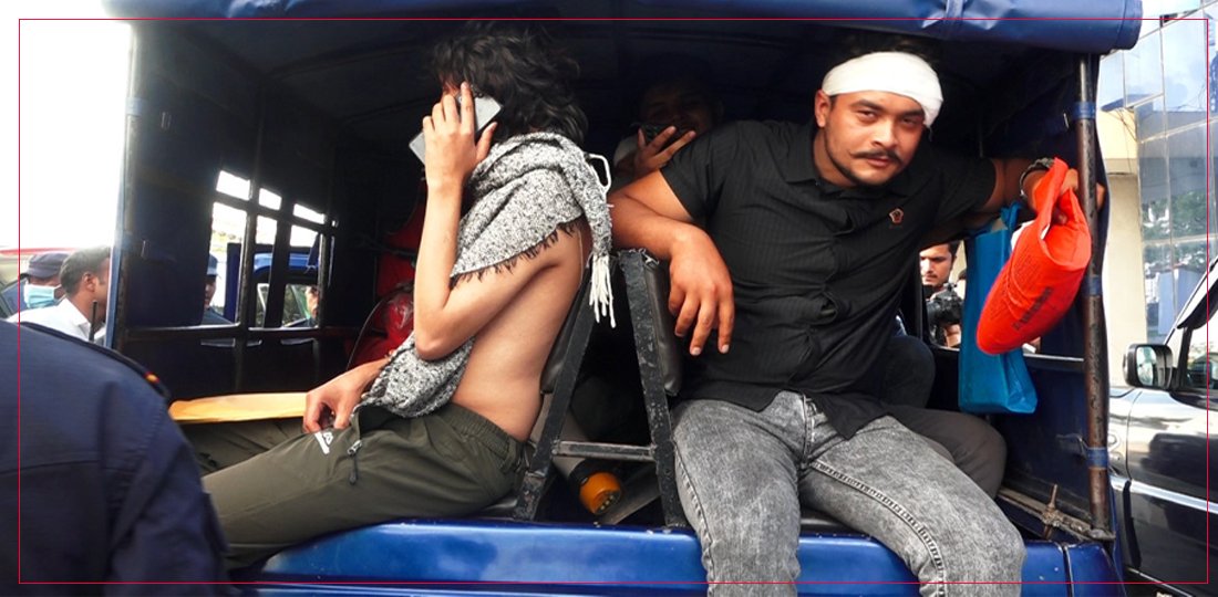   जेनजी आन्दोलनका घाइतेहरुलाई वार्ताका लागि प्रहरीको भ्यानमार्फत प्रधानमन्त्री कार्यालय लगियो*