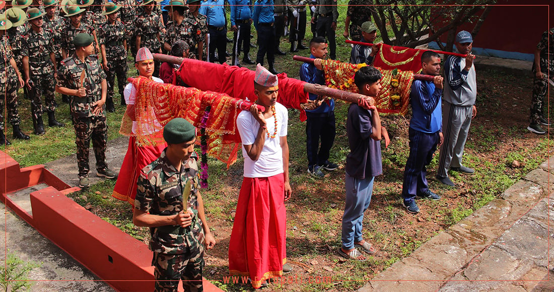 तानसेनको दसैँघरमा फूलपाती भित्र्याइयो, तस्बिरहरू