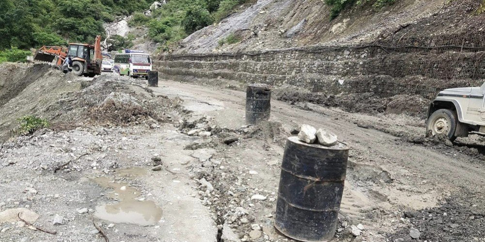   बुटवल–पाल्पा सडक खण्डमा राति सवारी चलाउन रोक