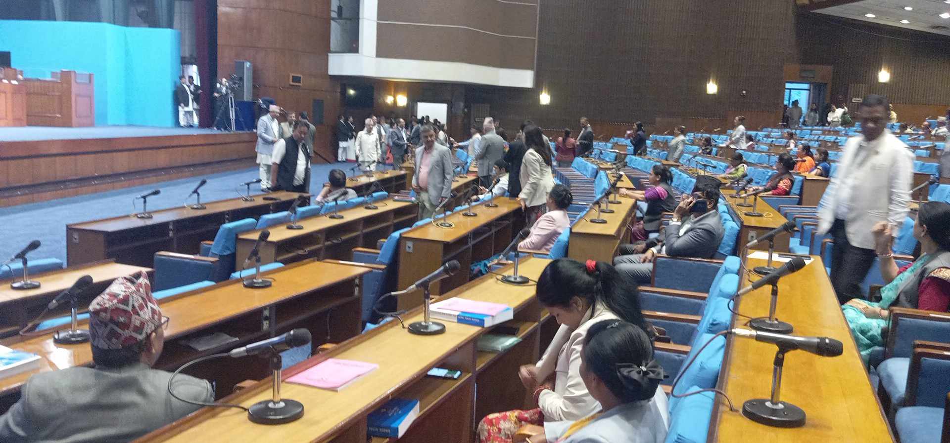 प्रतिनिधि सभा बैठक सुरू, विपक्षी दलहरूको विरोध