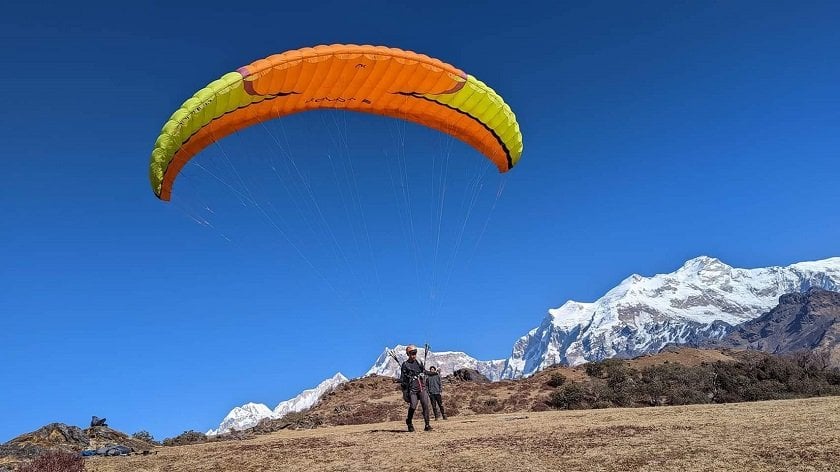 नेपालमै पहिलोपटक हाइ अल्टिच्युडको प्याराग्लाइडिङ स्कुल सुरू