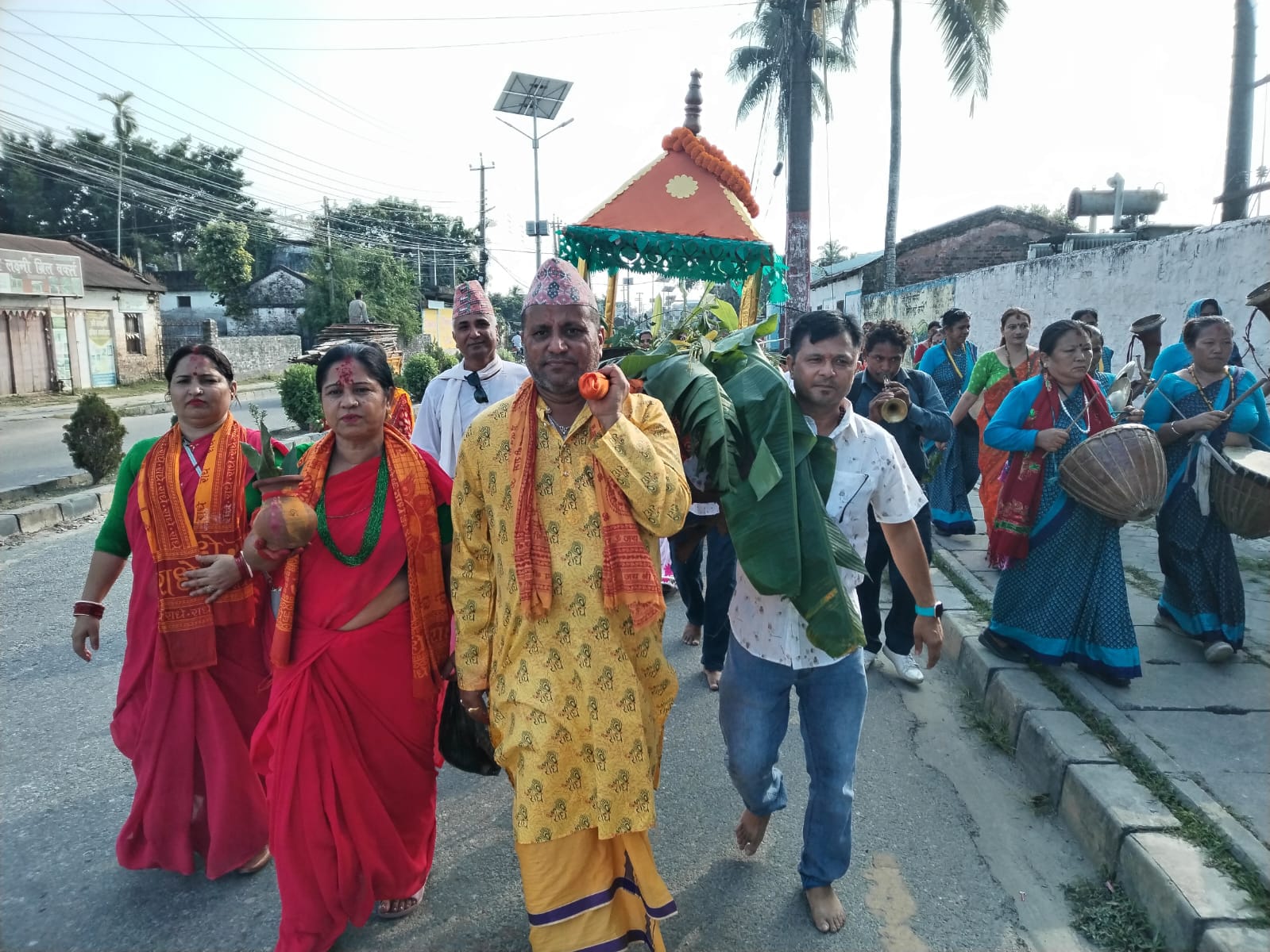 नवरात्रभरि अन्न ग्रहण नगरी नवदुर्गाको ब्रत र उपासना गर्दै कांग्रेस नेता पराजुली