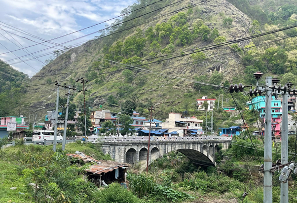 मध्यपहाडी लोकमार्गको मोदीखोलामा पुल निर्माण सुरु