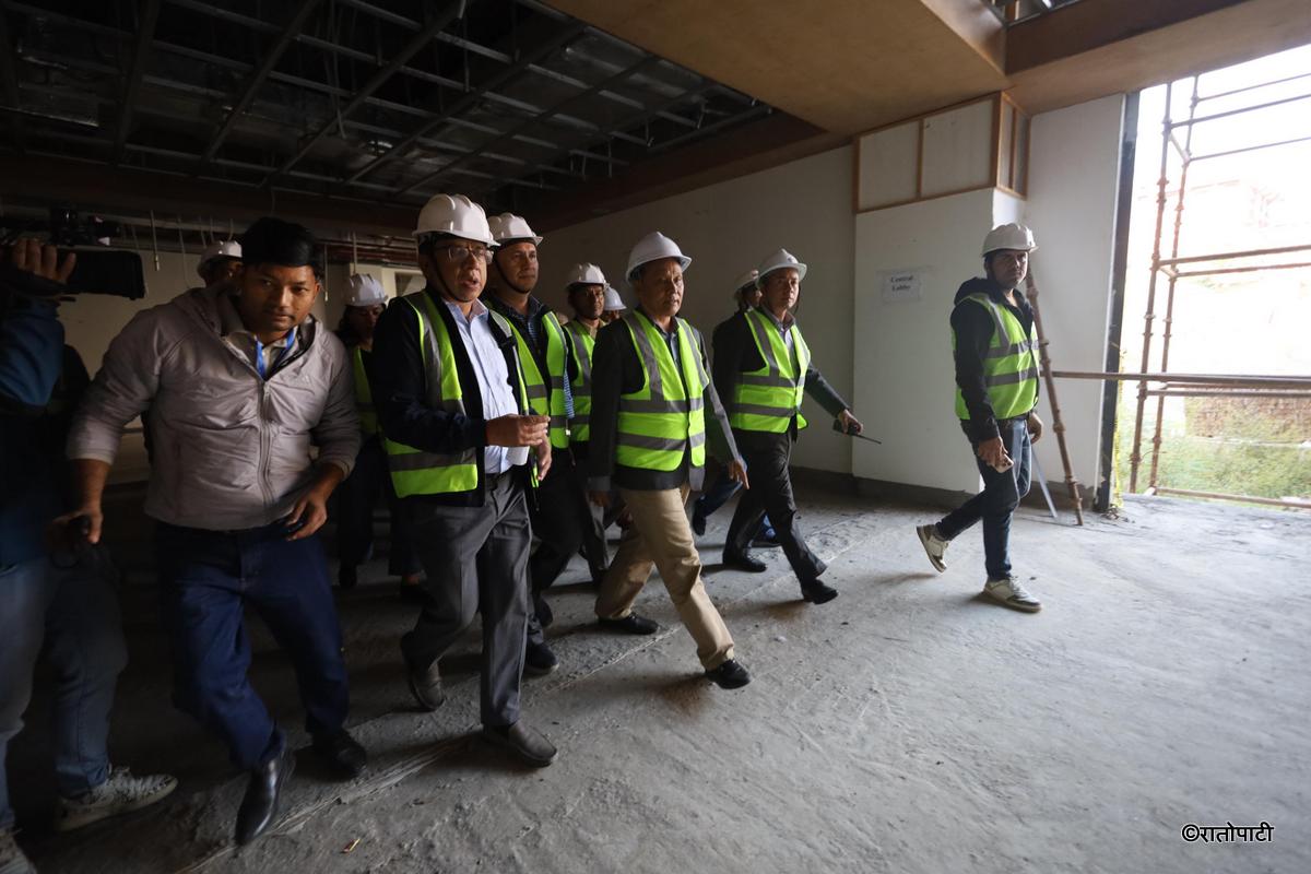 parliament building under construction (17)