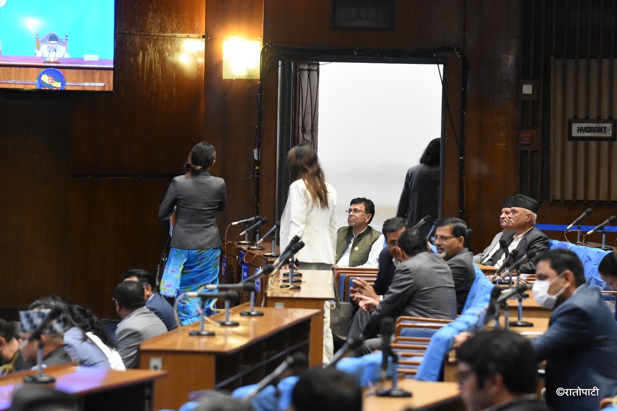 parliament meeting (4)